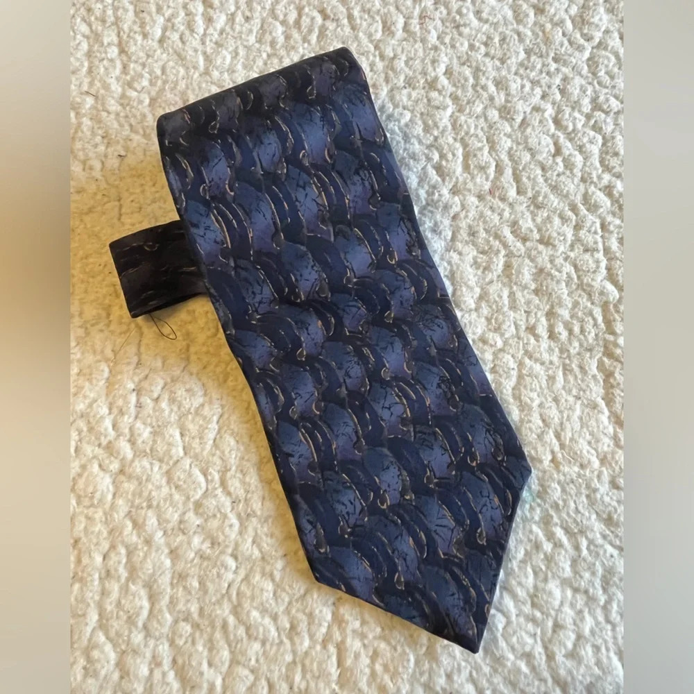 Van Heusen 100% silk tie, blue